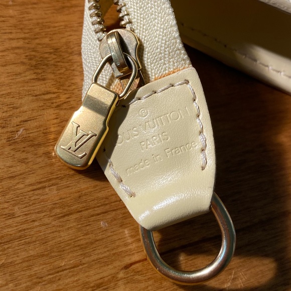 Louis Vuitton Epi Leather Pochette - Vanilla - Picture 4 of 16